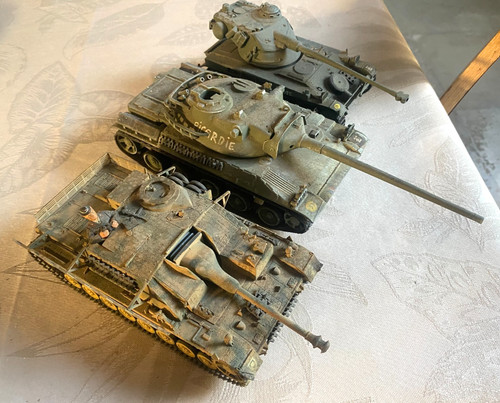 Maquettes montees 35e - maquettes,