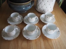 6  TASSES & SOUCOUPES