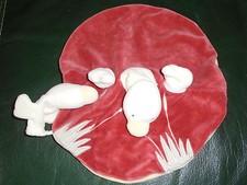 Doudou MOULIN ROTY Canard Edouard Plat Marionnette Rond Bordeau Et Beige