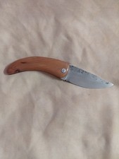 Couteau pliant deux clous