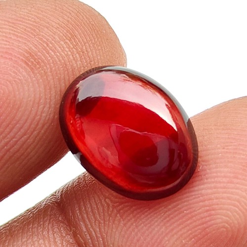 Cabochon grenat rouge naturel