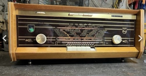 Radio tubes - À,