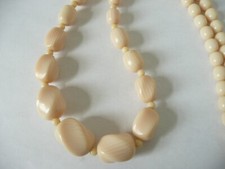 Ancien Collier en Galalithe