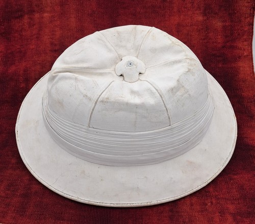 Casque colonial marqué - casque,