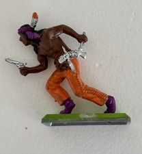 FIGURINE BRITAINS FAR WEST INDIEN AVEC REVOLVER ET TOMAHAWK