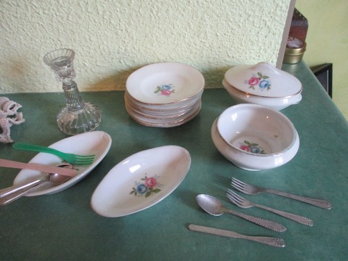 Ancienne dinette poupée - poupée, +