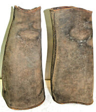 Paire de guêtres militaires en cuir Guérin à Paris