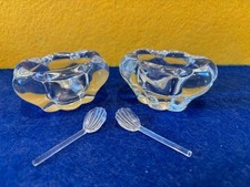 paire de salerons cristal daum en boite avec petites cuillères