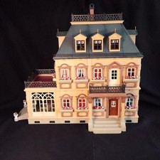 Maison de poupée victorienne