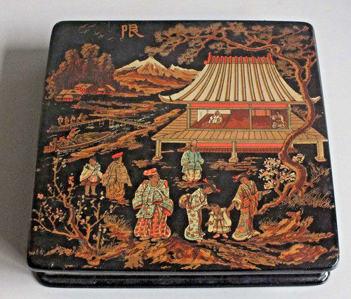 Belle ancienne boite laquee - et,