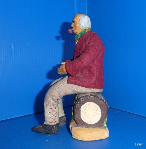 Ancien petit santon habille - petit,