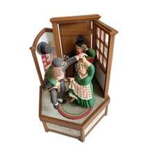 Boite à musique  Animée  Enesco   vintage  années 80 chant de Noël collection 