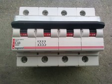 Disjoncteur magnéto thermique  - Lexic - 4P - 400 V~ - 63 A - courbe C LEGRAND