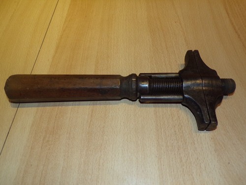 Ancienne grande cle molette - a,