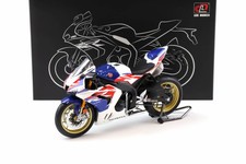 1:12 Modèles LCD Honda CBR1000RR-R Fireblade SP Blanc/ Bleu/ Rouge LCD-M02-WH