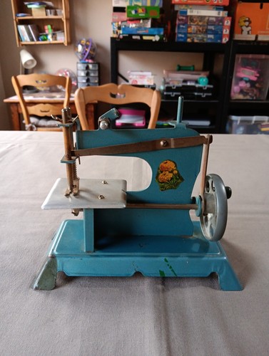 Ancienne petite machine - ancienne,
