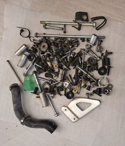 Lot vis pour suzuki - pour,