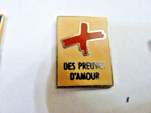 Pin croix rouge - rouge,