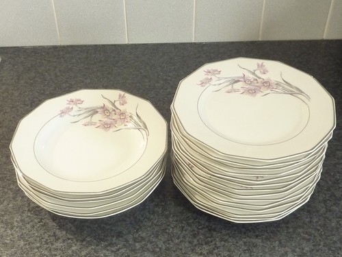 Lot assiettes 12 faces - de,