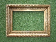 Superbe cadre épais XIXe en stuc doré dimensions de feuillure : 34,1 x 22,4 cm.