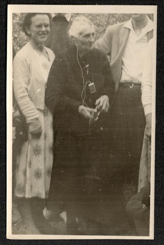 Curieux document femme - curieux,