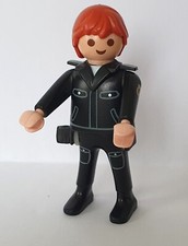 PERSONNAGE POLICIER CHEVEUX