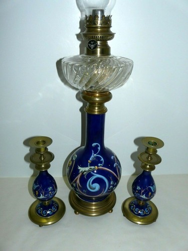 Ancienne lampe a petrole - a,