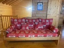 Canapé banquette style montagne des Alpes , idéale dans un salon , couchage Sup.