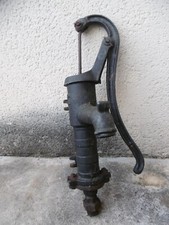Ancienne pompe fontaine en - ancienne, a