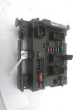BOITIER FUSIBLES Peugeot 307