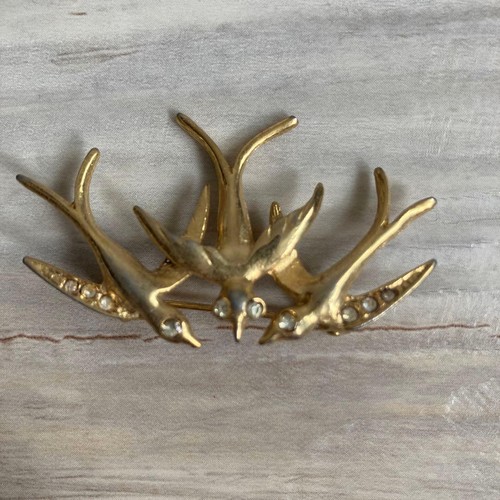 Broche hirondelle ancienne