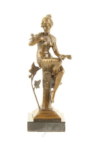 Sculpture bronze une dame - bronze,