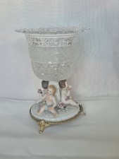 Rare coupe en cristal moulé