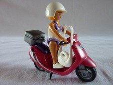 PLAYMOBIL  DAME SUR SON SCOOTER VEHICULE TRANSPORT MOTO VILLE PERSONNAGE