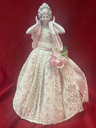 Grande poupee figurine - poupee,