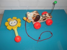 17.9.24.9 Chien à trainer Hochet fleur FISHER PRICE TOYS Snoopy  vintage
