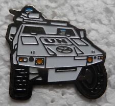 PIN'S MILITAIRE D'UN VEHICULE BLINDE LEGE (VBL)-ONU