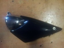 Cache latéral gauche SUZUKI 600 BANDIT PHASE 2  ( 2000 - 2004 )