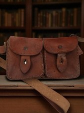 Sac militaire vintage en cuir Ancienne, authentique militaria collection ancien