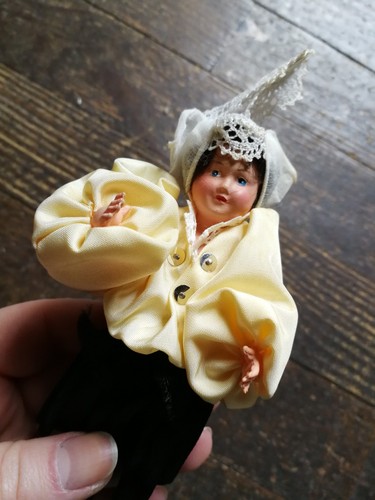 Poupée folklorique sablaise