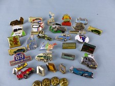 Lot de 28 PIN'S RENAULT Clio