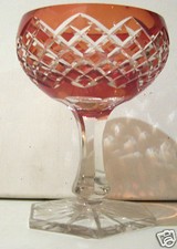 @ VERRE OU COUPE DECORATIVE TRANSPARENTE ET ROUGE