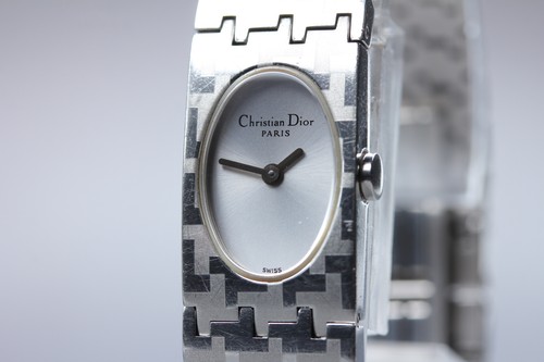 Presque comme neuve montre - [presque,