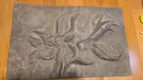 Plaque plomb sculpté - plaque,