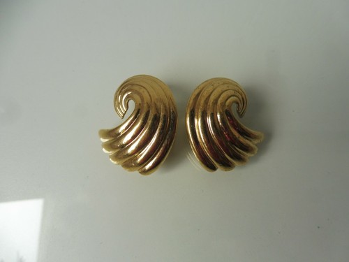 Belles boucles oreilles - belles, /