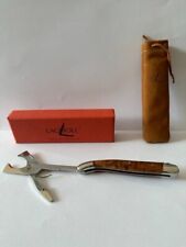 Coupe Cigare Forge de Laguiole, manche thuya, parties métalliques inox brillant 