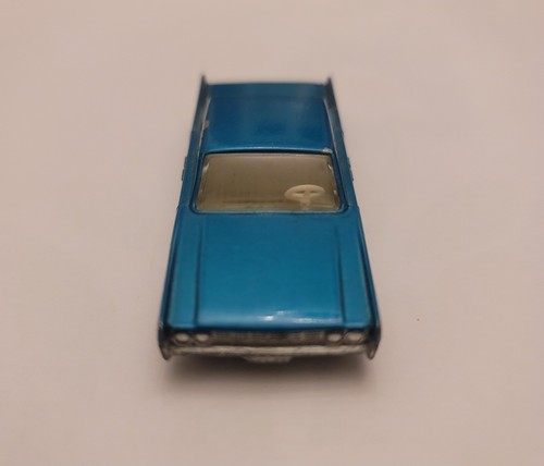 Voiture miniature ancienne - miniature,
