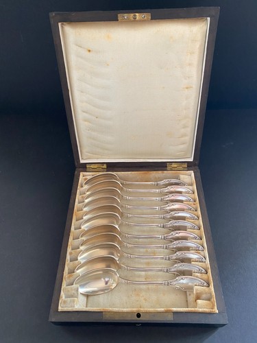 Petites cuillères en - petites,