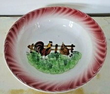 Ancien Plat rond en faïence ceranord , St Amand , poule et coq 