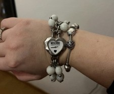 Montre Moschino, Vendu Sens